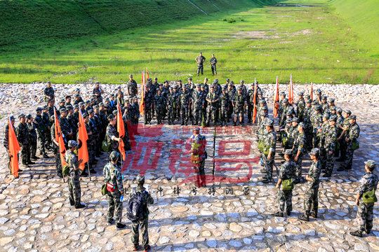 北京军训：无论从事什么样的工作，要时时充满热枕